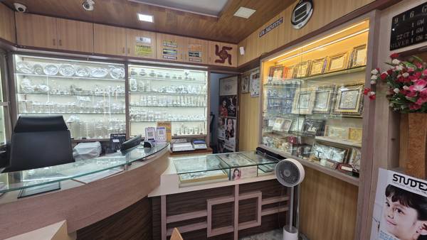 Billing counter and silver section - Manpasand Jewellery & Diamonds, T Dasarahalli