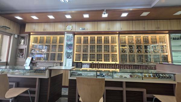 Gold counters - Manpasand Jewellery & Diamonds, T Dasarahalli